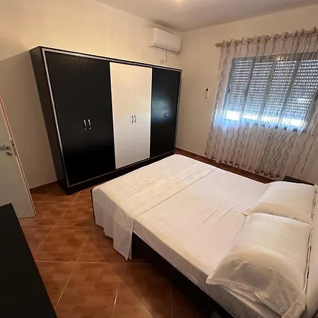 Vlora Apartament Beach *